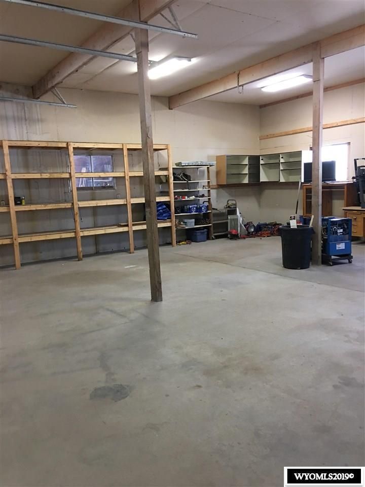 305 Lakeview Dr, Mills, WY 82604